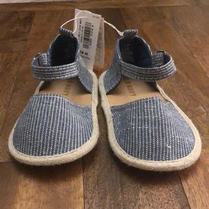 BRAND NEW CHAMBERAY ESPADRILLES